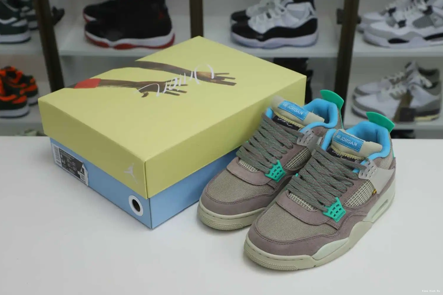 LA HAZE' Kimikick 4 X UNION 'TAUPE JORDAN RETRO AIR 0528